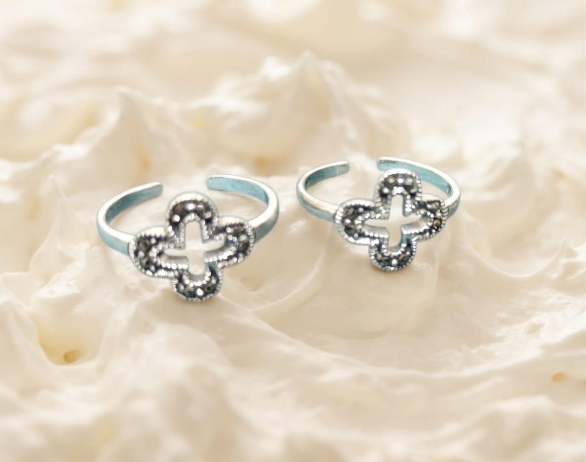 Marcasite Clover Silver Toe Rings