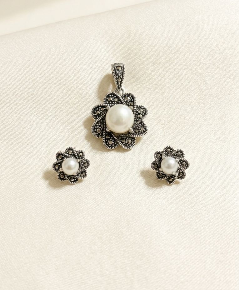 Pendant Set